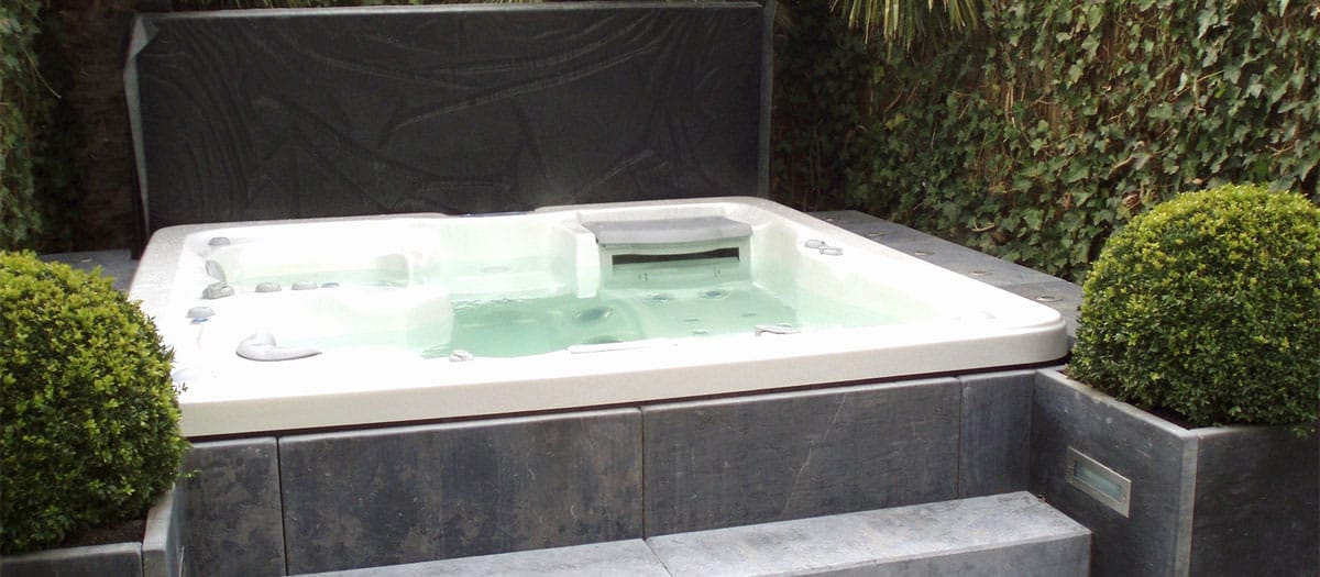 achat jacuzzi extérieur