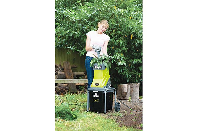 Ryobi RSH2545B broyeur de branches - Test et avis de la rédaction