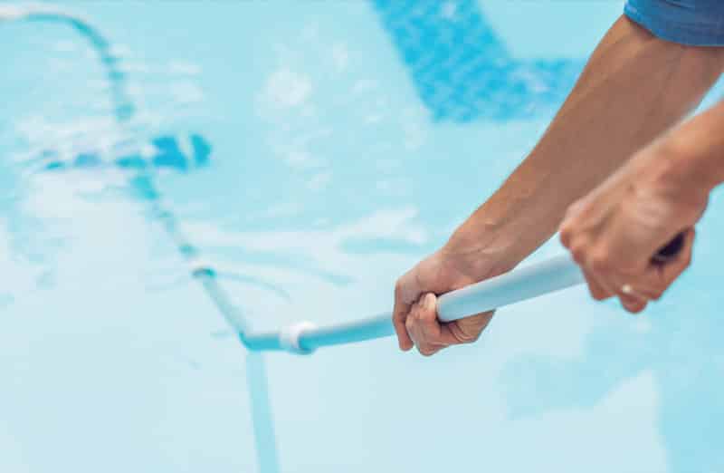 Prix d'entretien d'une piscine par un professionnel