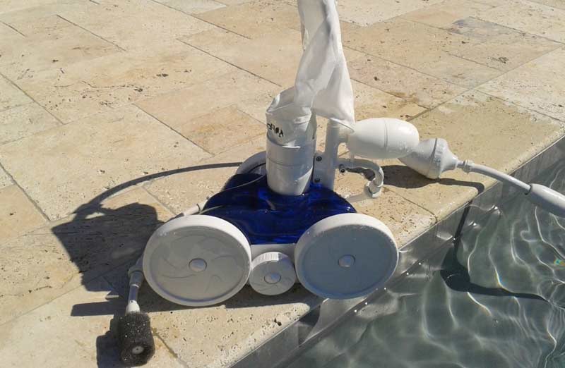 Choisir un robot surpresseur de piscine