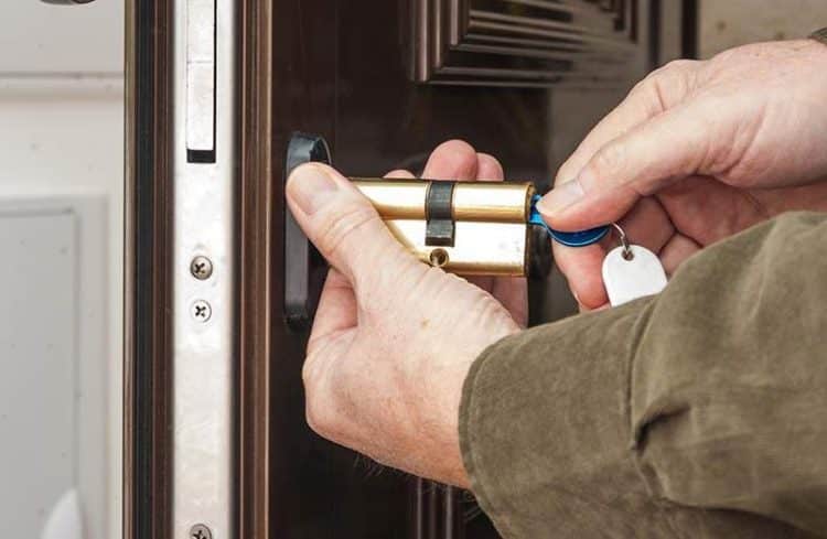 Changer Barillet Porte Dentrée