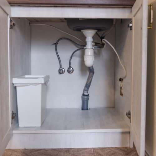 À quelle hauteur installer les évacuations d