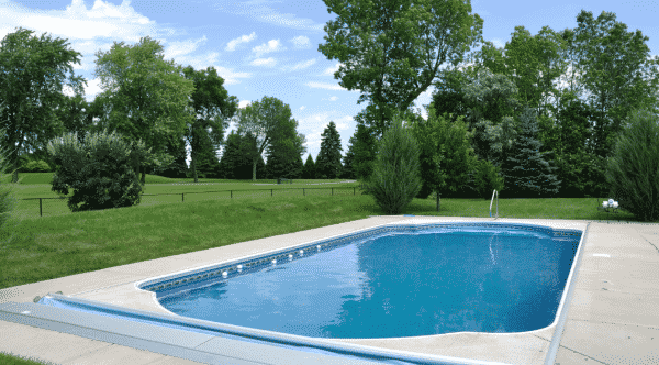 piscine et jardin