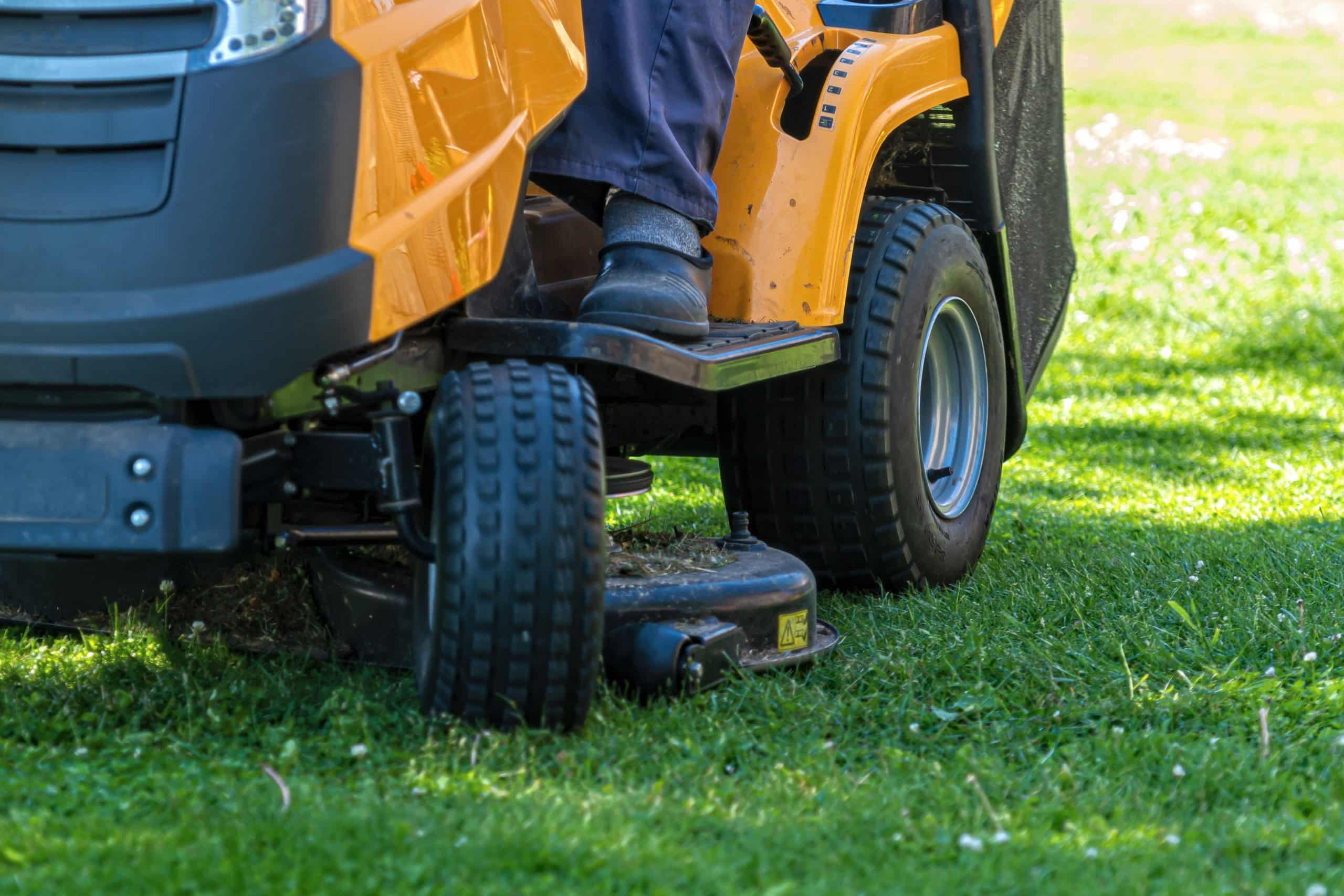 comparateur tracteur tondeuse