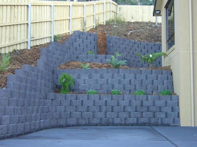 mur de soutènement en béton emboitable bien fait