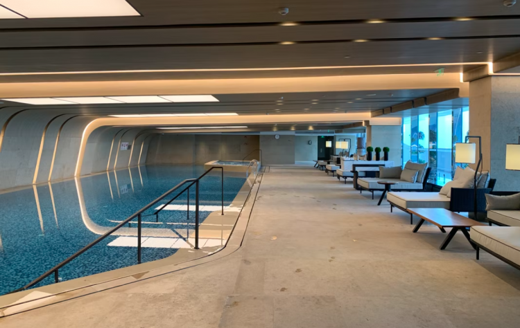 PISCINE D INTERIEUR