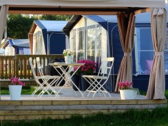 Quel type de pergola choisir : toile ou bioclimatique ?