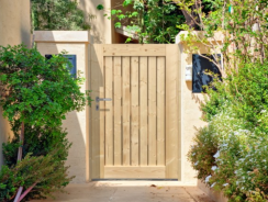 Idée portillon bois : caractéristiques, avantages et les différentes essences de bois