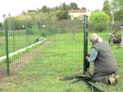Pose de clôture rigide : Guide complet pour sécuriser votre jardin