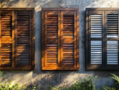 Les différents types de volets battants : bois, PVC, aluminium, quels sont les avantages et inconvénients de chaque matériau ?